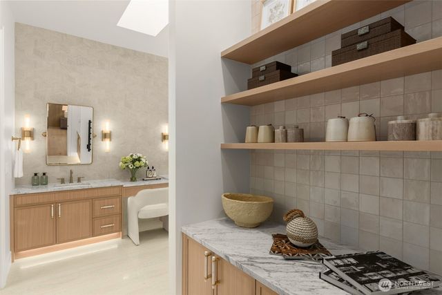13203 NE 54th Place, Bellevue, WA 98005
