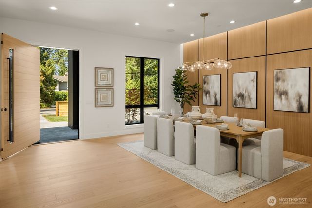 13203 NE 54th Place, Bellevue, WA 98005