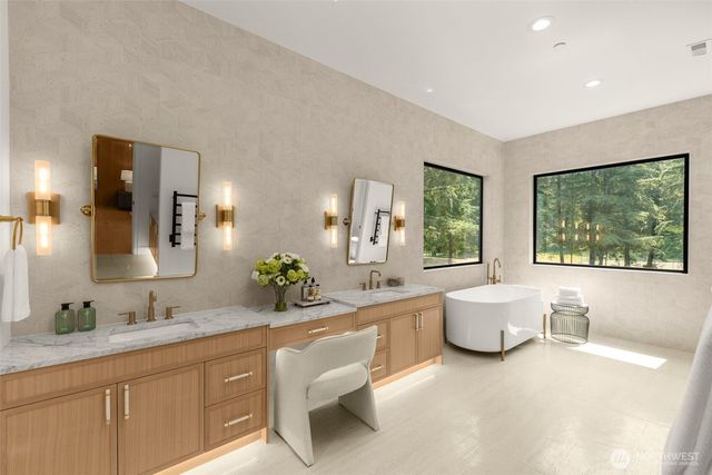 13203 NE 54th Place, Bellevue, WA 98005