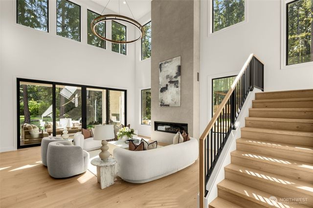 13203 NE 54th Place, Bellevue, WA 98005