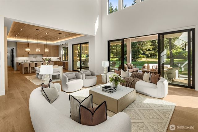 13203 NE 54th Place, Bellevue, WA 98005