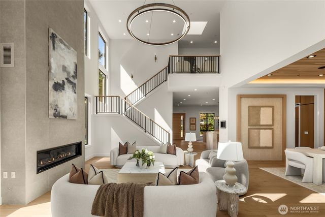 13203 NE 54th Place, Bellevue, WA 98005