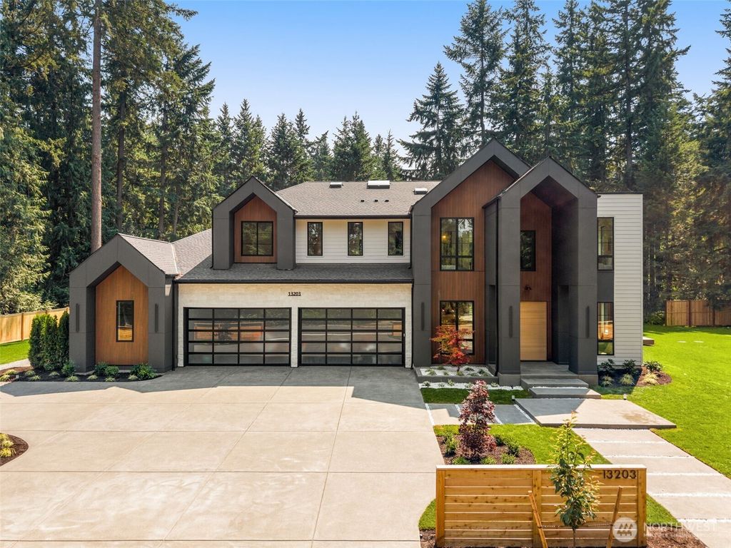 13203 NE 54th Place, Bellevue, WA 98005