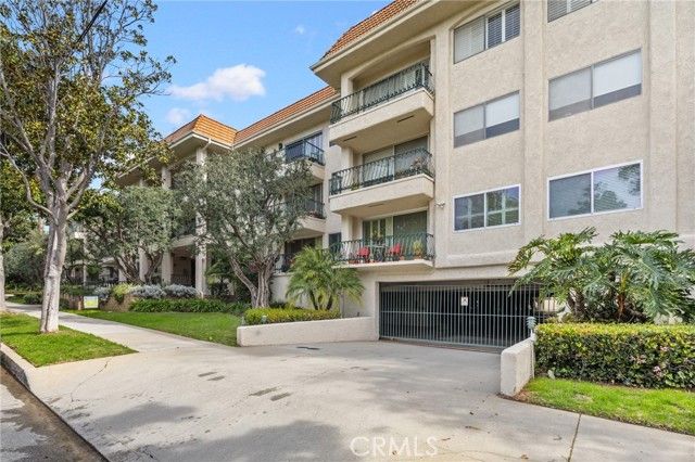 420 S Madison 304, Pasadena, CA 91101