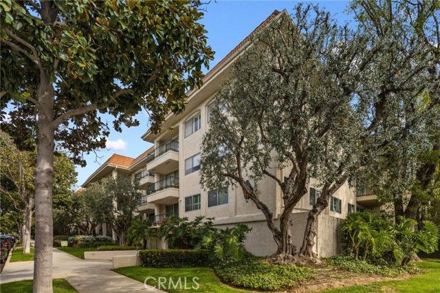 420 S Madison 304, Pasadena, CA 91101