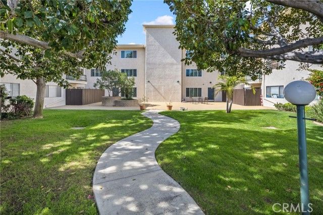 420 S Madison 304, Pasadena, CA 91101