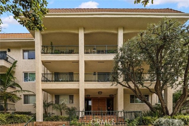 420 S Madison 304, Pasadena, CA 91101