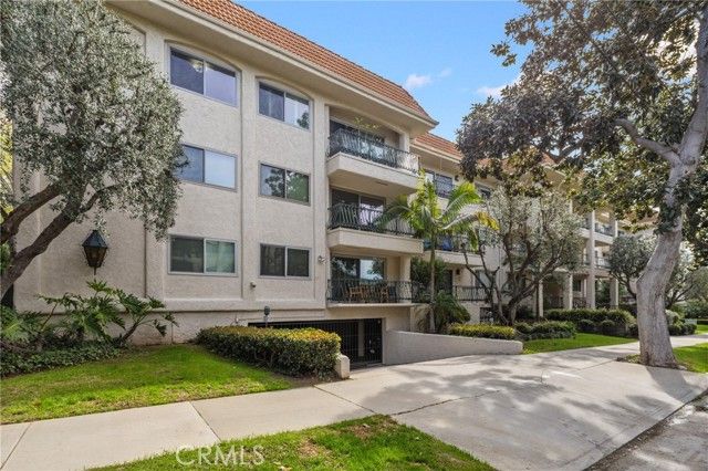 420 S Madison 304, Pasadena, CA 91101