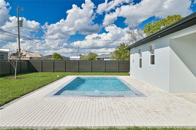 1326 NE 7TH PLACE, Cape Coral, FL 33909