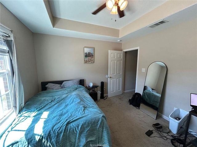 401 Live Oak Street B, College Station, TX 77840