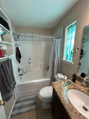 401 Live Oak Street B, College Station, TX 77840