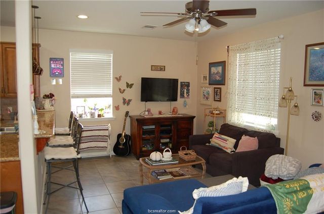 401 Live Oak Street B, College Station, TX 77840