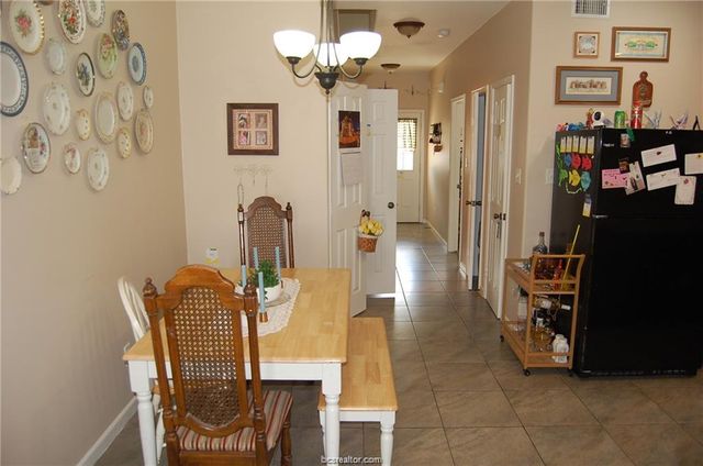 401 Live Oak Street B, College Station, TX 77840