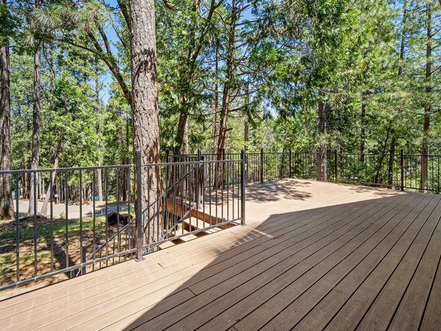 5502 Begonia Dr, Pollock Pines, CA 95726