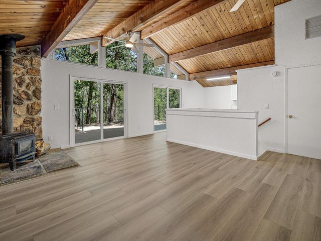 5502 Begonia Dr, Pollock Pines, CA 95726