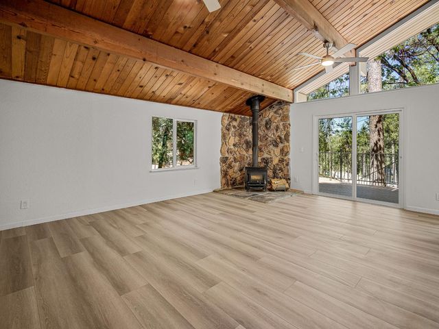 5502 Begonia Dr, Pollock Pines, CA 95726
