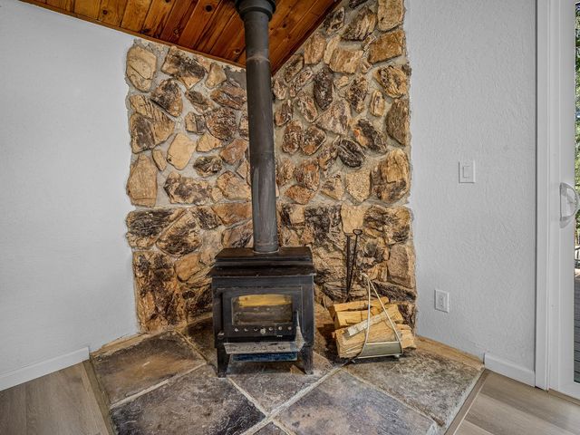 5502 Begonia Dr, Pollock Pines, CA 95726