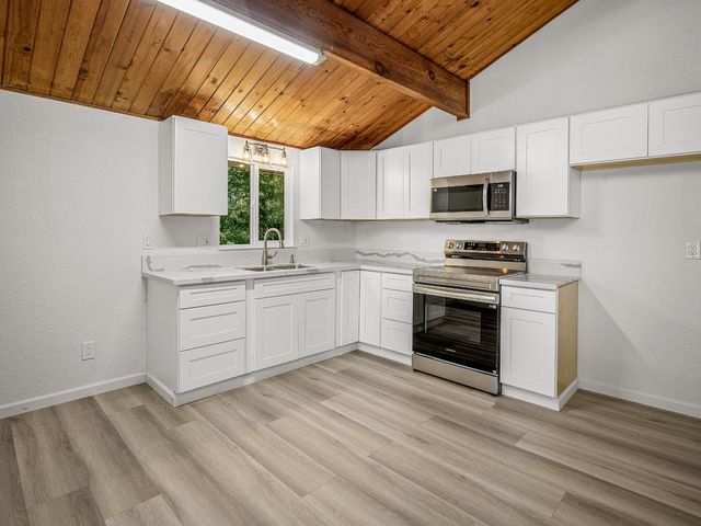 5502 Begonia Dr, Pollock Pines, CA 95726
