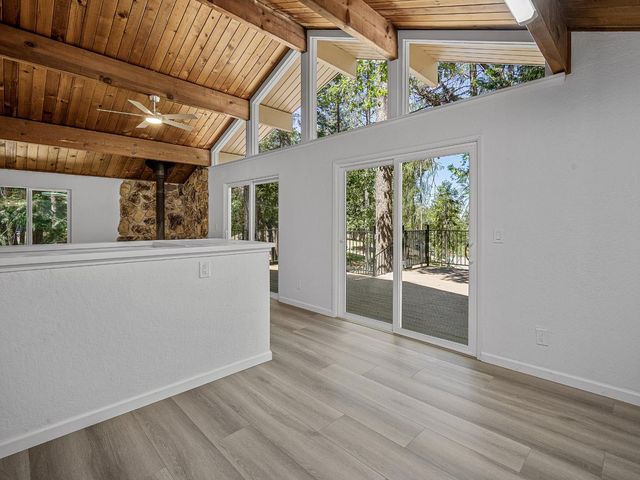 5502 Begonia Dr, Pollock Pines, CA 95726