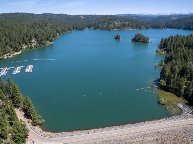 5502 Begonia Dr, Pollock Pines, CA 95726