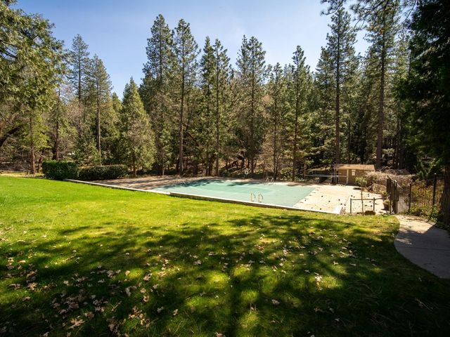 5502 Begonia Dr, Pollock Pines, CA 95726
