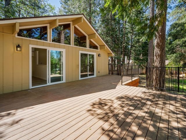 5502 Begonia Dr, Pollock Pines, CA 95726