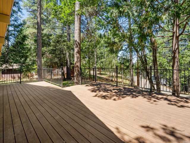 5502 Begonia Dr, Pollock Pines, CA 95726