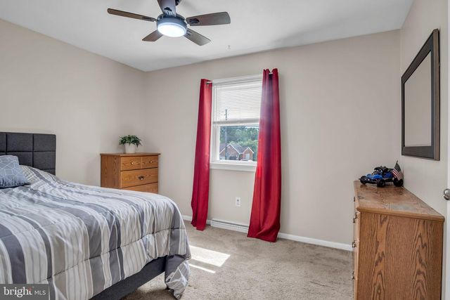 7894 MANOR DR, Harrisburg, PA 17112