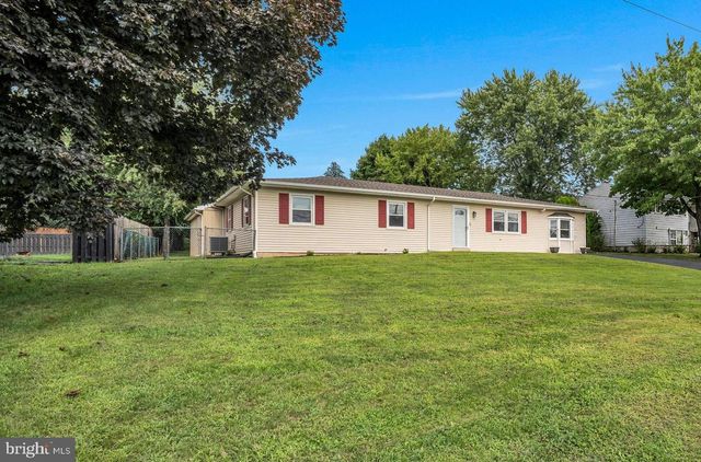 7894 MANOR DR, Harrisburg, PA 17112
