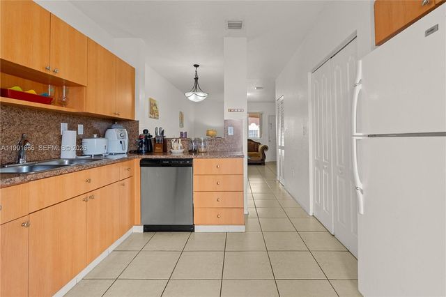 317 E 3rd St 201, Hialeah, FL 33010