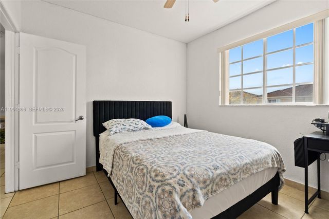 317 E 3rd St 201, Hialeah, FL 33010