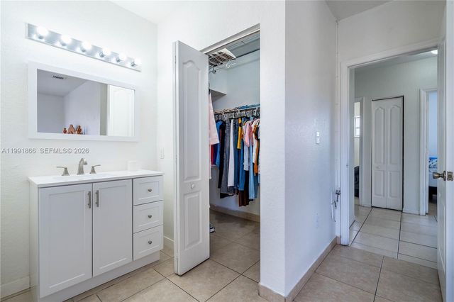 317 E 3rd St 201, Hialeah, FL 33010