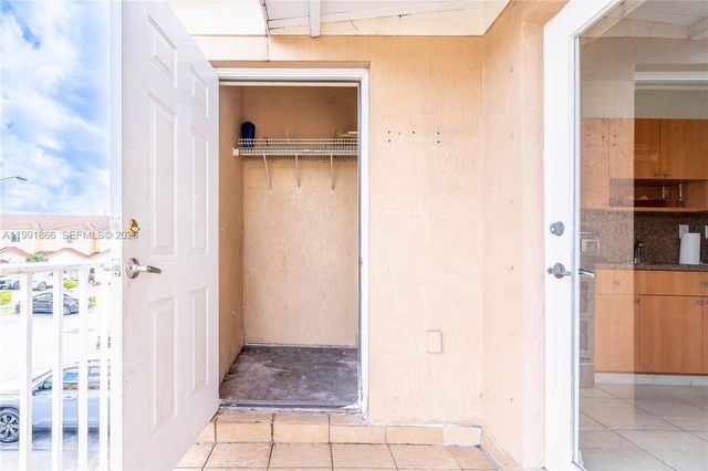 317 E 3rd St 201, Hialeah, FL 33010