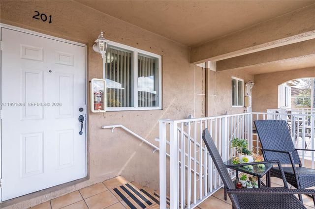 317 E 3rd St 201, Hialeah, FL 33010