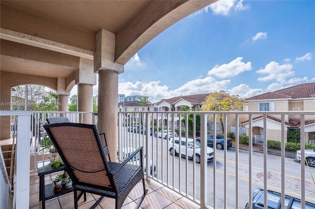 317 E 3rd St 201, Hialeah, FL 33010