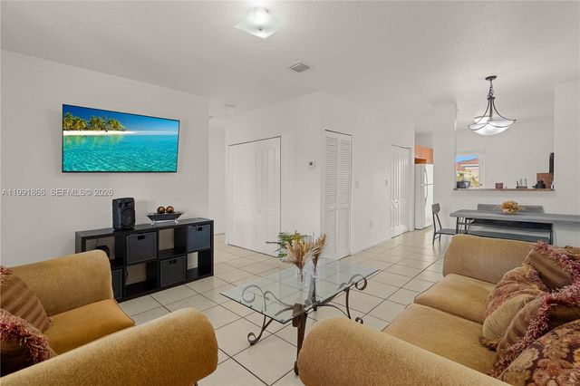 317 E 3rd St 201, Hialeah, FL 33010