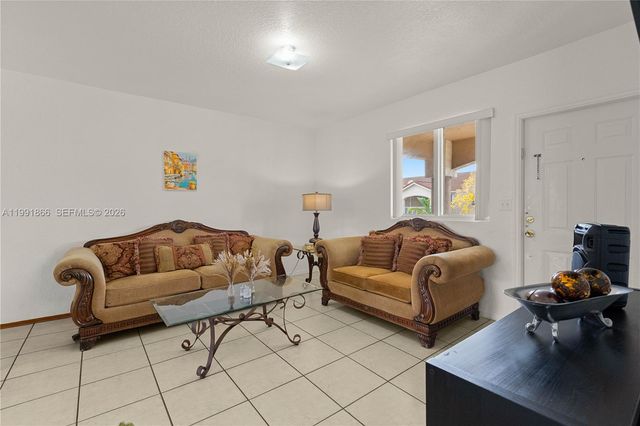 317 E 3rd St 201, Hialeah, FL 33010