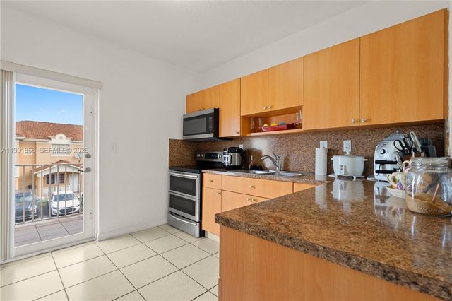 317 E 3rd St 201, Hialeah, FL 33010