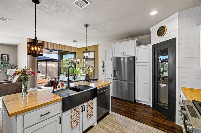 2373 Briscoe Ranch Drive, Weatherford, TX 76087