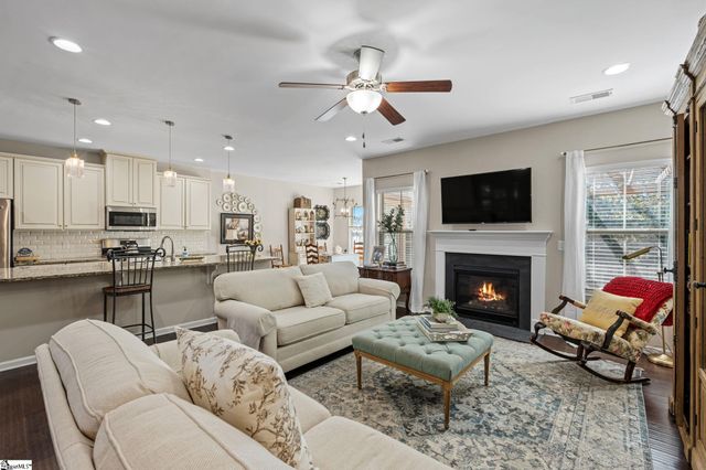 58 Hemingway Lane, Simpsonville, SC 29681