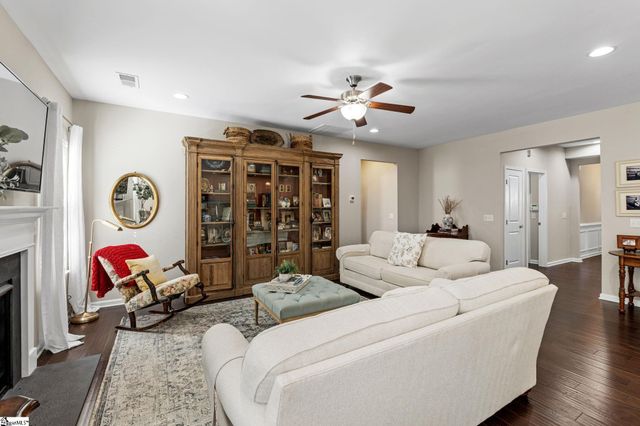 58 Hemingway Lane, Simpsonville, SC 29681