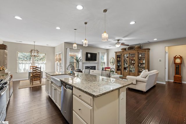 58 Hemingway Lane, Simpsonville, SC 29681