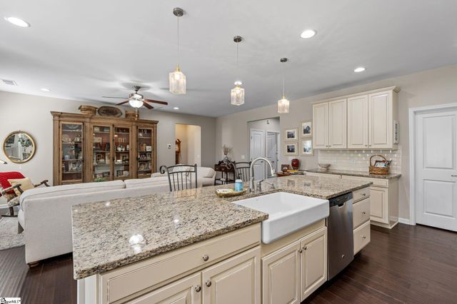 58 Hemingway Lane, Simpsonville, SC 29681