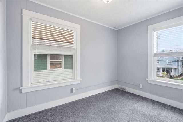 1701 Washington Avenue SE, Cedar Rapids, IA 52403