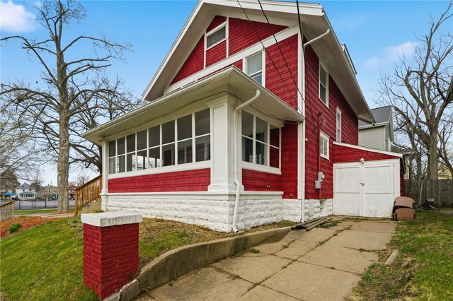 1701 Washington Avenue SE, Cedar Rapids, IA 52403