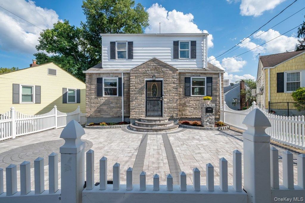 2566 Flint Avenue, Bronx, NY 10475 — exterior