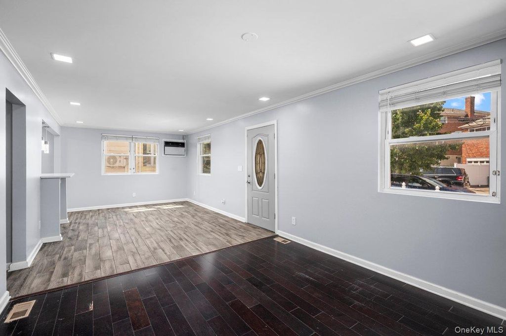 2566 Flint Avenue, Bronx, NY 10475 — photo 4