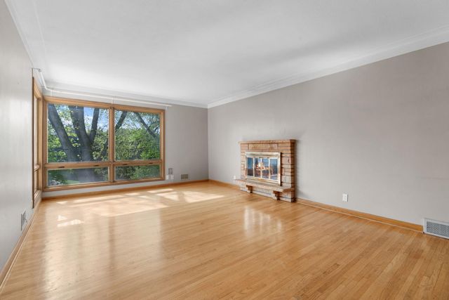 5208-5210 Grandview Lane, Edina, MN 55436