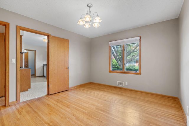 5208-5210 Grandview Lane, Edina, MN 55436