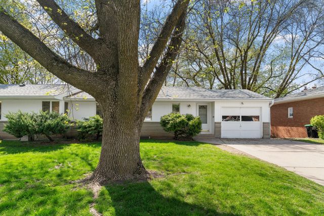 5208-5210 Grandview Lane, Edina, MN 55436